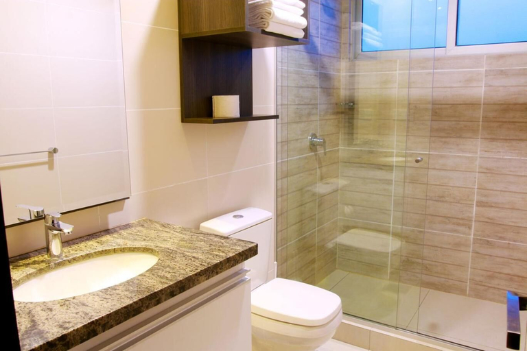 Bathroom 3, Urban Suites Apart Hotel, Andrés Ibáñez