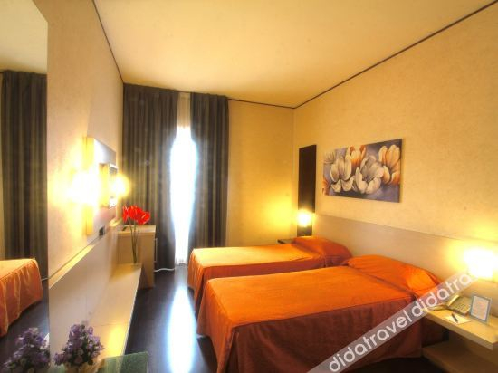Others 5, Hotel Valentino, Terni