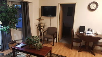Living Room, Totem Hotel and Suites, Valdez-Cordova