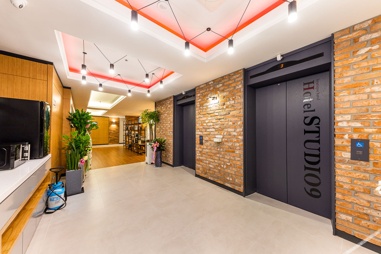 Others 3, Ansan Studio 9, Ansan