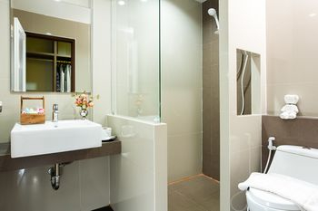 Bathroom, Le Clarita, Ratchathewi