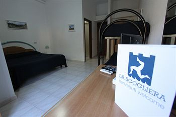 Others 5, La Scogliera, Messina