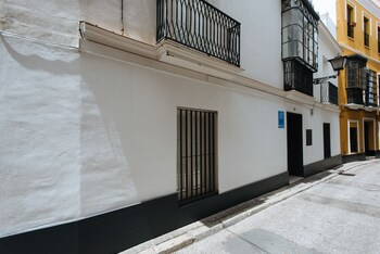 Others 2, Singular Virgenes, Sevilla