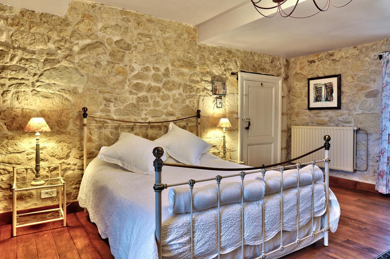 Bedroom 2, Chambre d'hotes spacieuse, salle de bain privative, Gironde