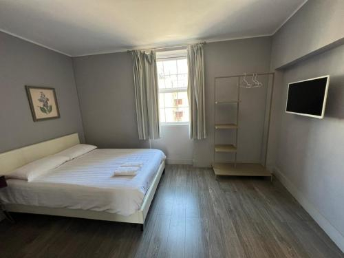 Others 3, Petticoat Accommodations, London