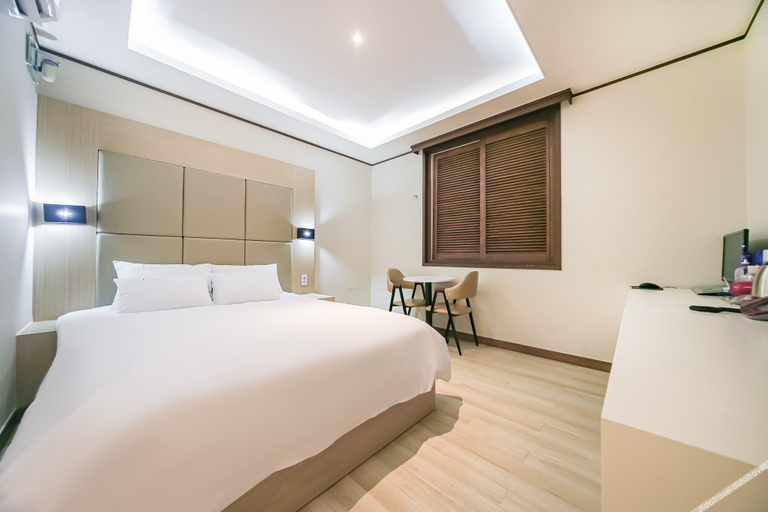 Bedroom 3, Yeongju Wiz Hotel, Yeongju
