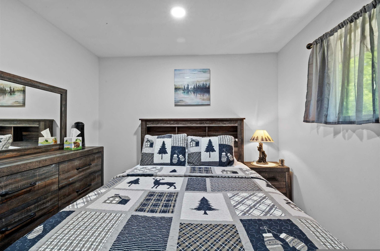 Room 5, Lakefront With Hot Tub Mins2 Camelback Ski Resort, Monroe