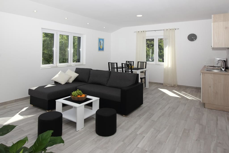 Others 4, Apartments Mocici, Konavle