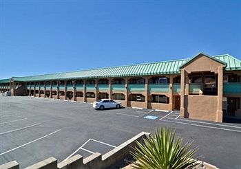 Others, Rodeway Inn East, Bernalillo