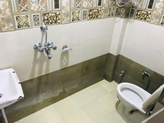 Bathroom, Hotel Aliza Palace Ajmer, Ajmer