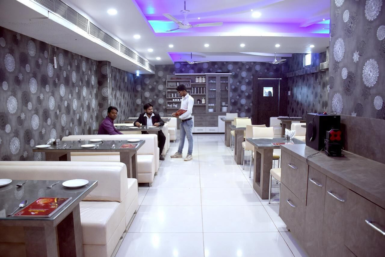 Food & Drinks 5, Hotel Swarat, Satna