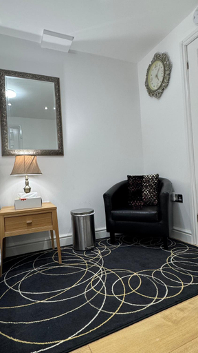 Others 2, Room with en-suite facilities, Surrey