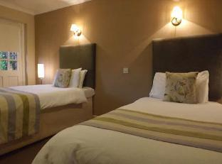 Others 3, Castlecary Hotel, Falkirk