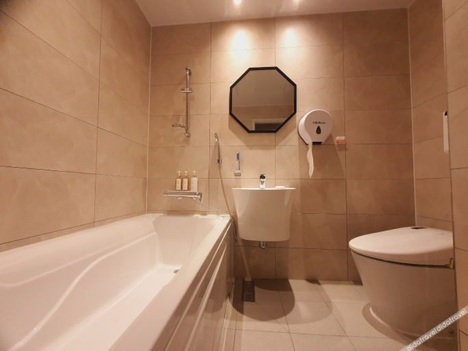 Bathroom, Andong B&B Hotel, Andong