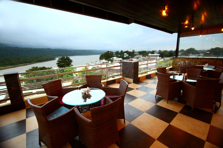 Food & Drinks 3, Hotel Gharonda, Garhwal