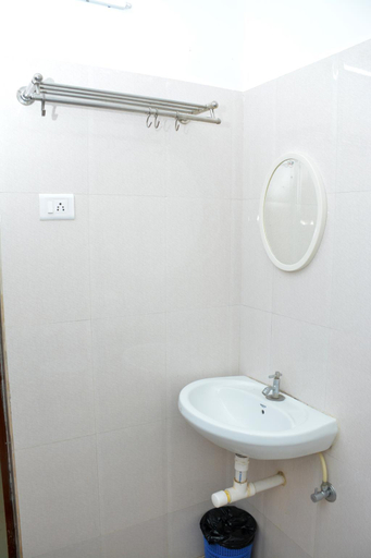 Bathroom, Morjim Grand Inn Resort, North Goa