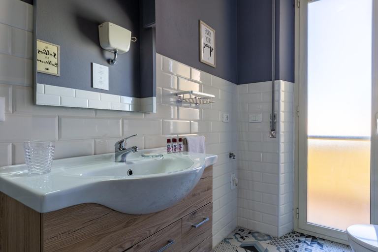 Bathroom 3, Lorixedda Rooms, Cagliari