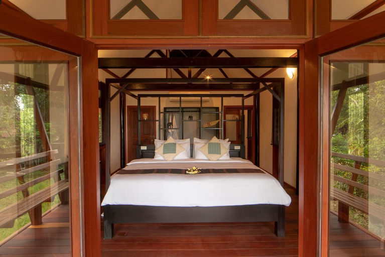 Bedroom 2, Kingfisher Ecolodge, Pathoomphone