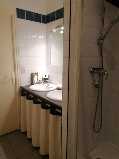 Bathroom 3, Charmante chambres d'hotes avec SDB privee, Cher