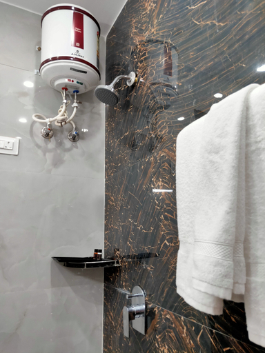 Bathroom 3, Shriji Hotel, Dehradun