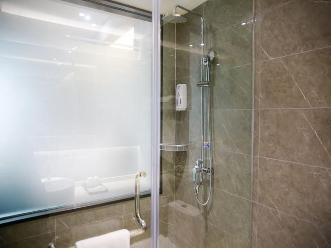 Bathroom, GreenTree Hotel (Ankang Wuyue Plaza), Ankang
