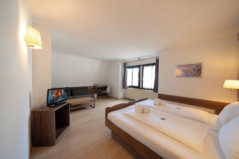 Bedroom 4, Hotel Bären, Rhein-Neckar-Kreis