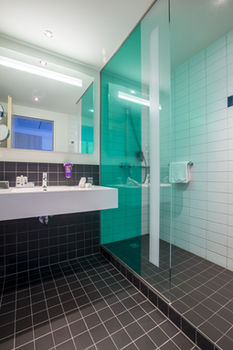 Bathroom 5, Park Inn by Radisson Stuttgart, Stuttgart