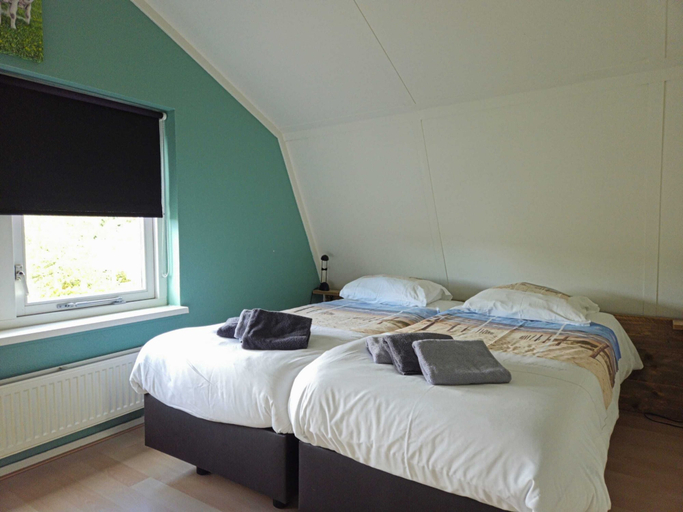 Room, Pristine Beachside Base in Noordwijk, Noordwijk