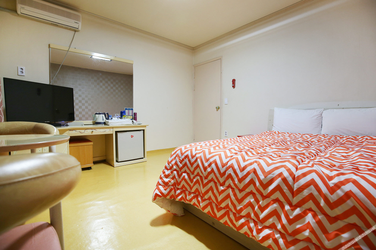 Bedroom 2, Yesan Garusil Motel, Yesan