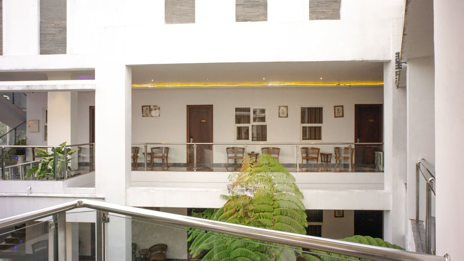 Exterior & Views 5, Tlogomas Guest House Malang, Malang