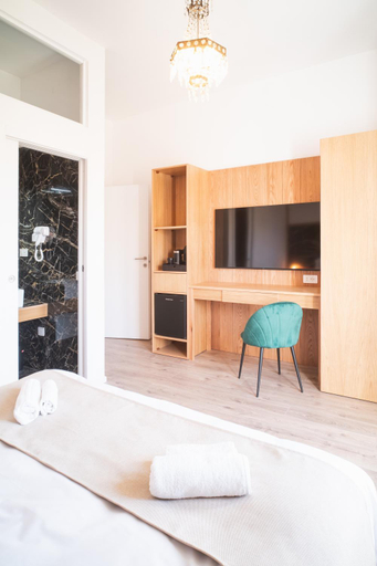 Bedroom 1, New Elegance Suites Guesthouse, Oristano