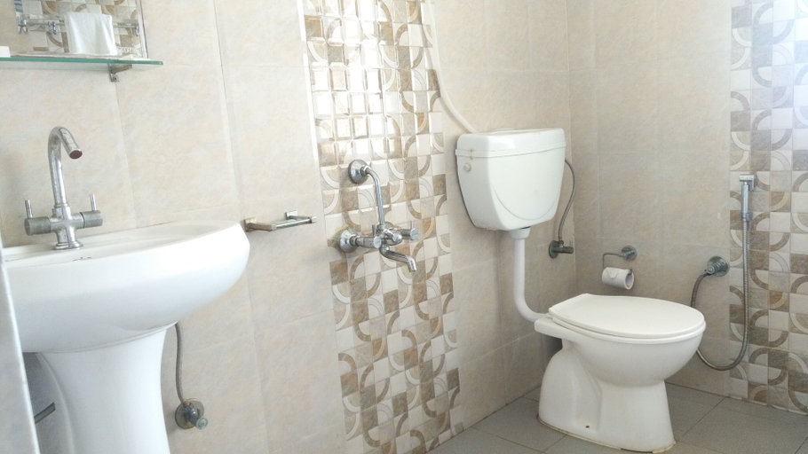 Bathroom 3, Highland Village Resort, Kangra