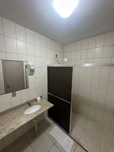 Bathroom 5, Hotel Guapore - Campo Bom RS, Campo Bom