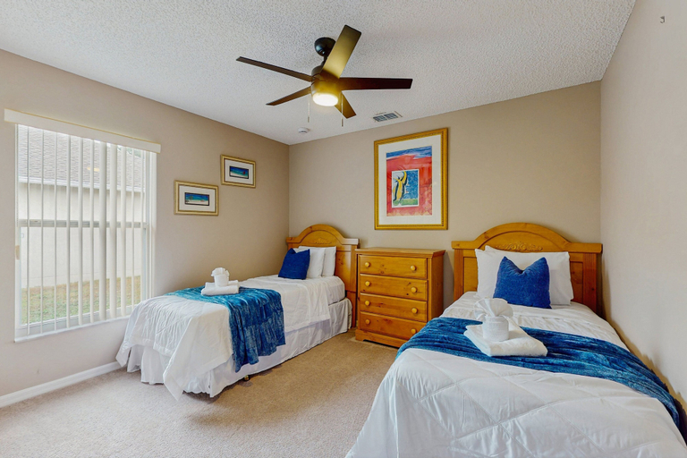 Room 2, Inviting Pool Home With Tranquil Pond View Near Theme Parks & Attractions, Osceola