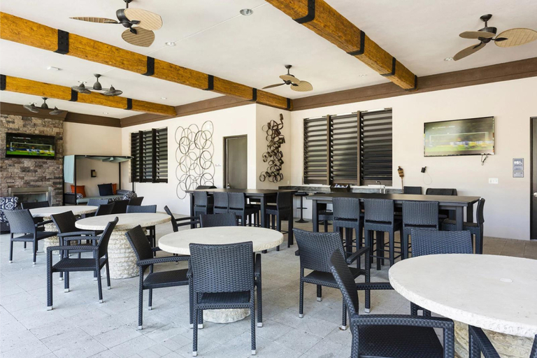 Food & Drinks, Solterra Resort Homes, Polk