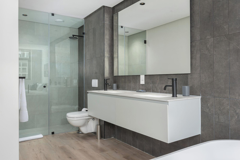 Room 4, The Quarter Apartments, City of Cape Town
