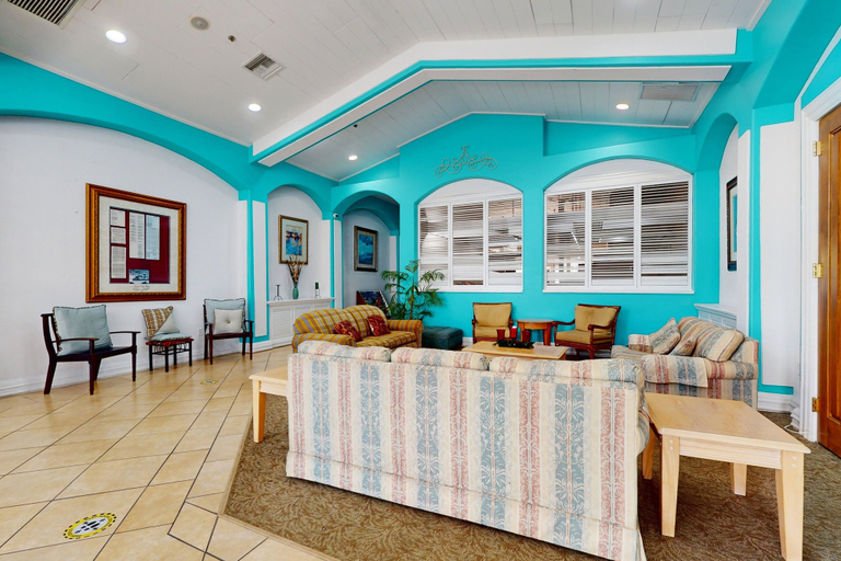 Living area 4, Comfortable Townhome Near Disney With Athletic Courts & Pool Access, Patio, & AC, Polk