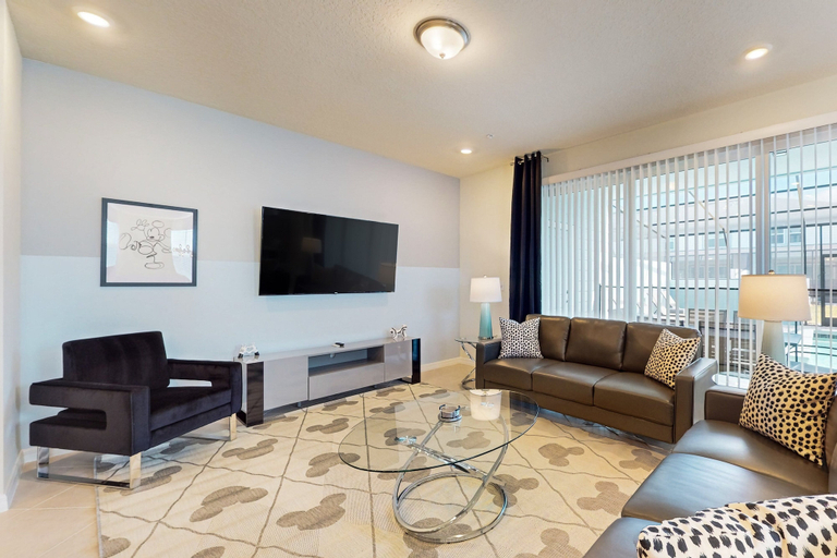 Living area 5, Luxury Home With Themed Bedrooms,arcade Games and Private Pool, Lake