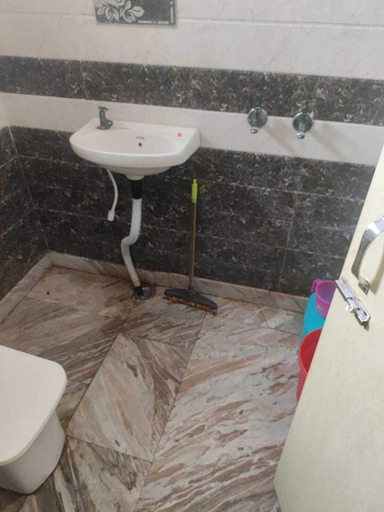 Bathroom 4, Shri Ved Vrinda Dham Aashram, Mathura