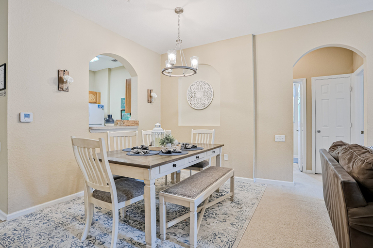 Room 3, Friendly Condo With Pool and hot tub Access, Wifi, Central AC, and Private W/D, Osceola