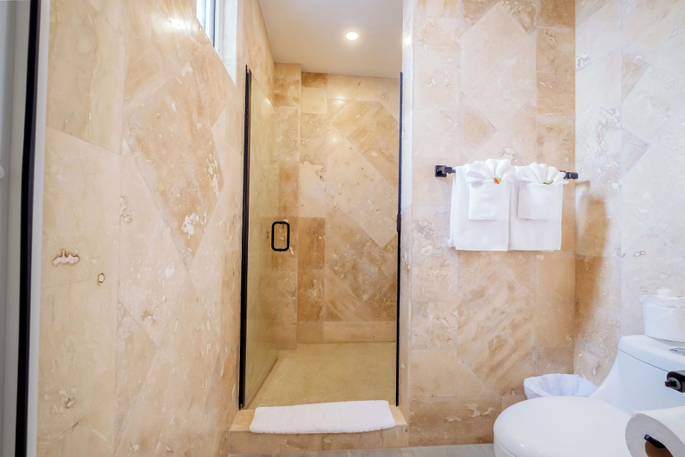 Bathroom 5, The Watermark Hotel