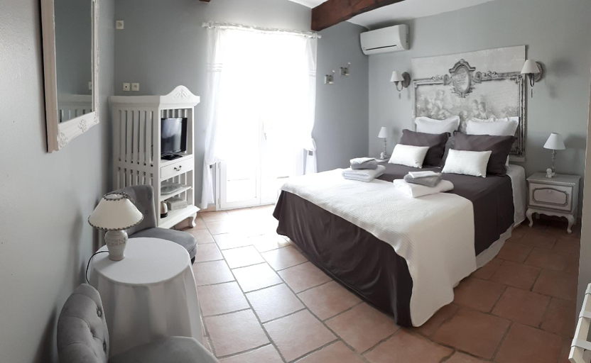 Bedroom 3, Aigues Marines, Gard