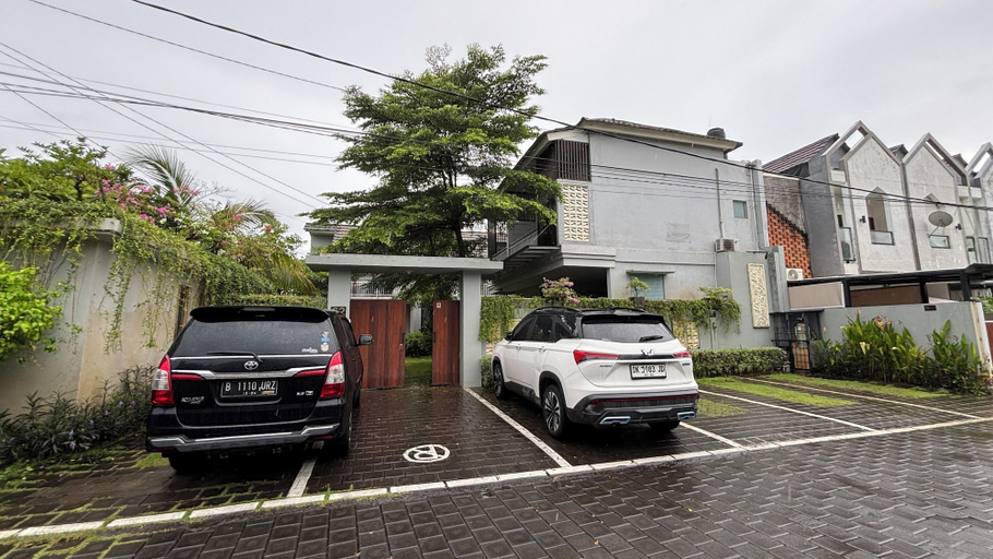 Property grounds 4, Collection O near Sanur Beach formerly, Denpasar