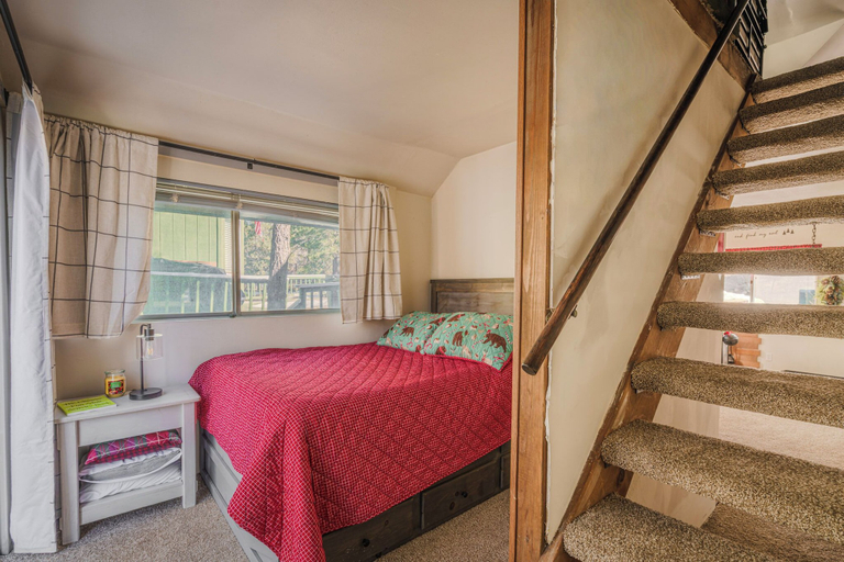 Room 2, Gonzalez Cabin, San Bernardino