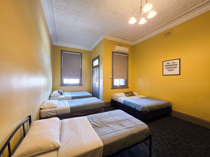 Bedroom 3, Cessnock Hotel Hunter Valley, Cessnock