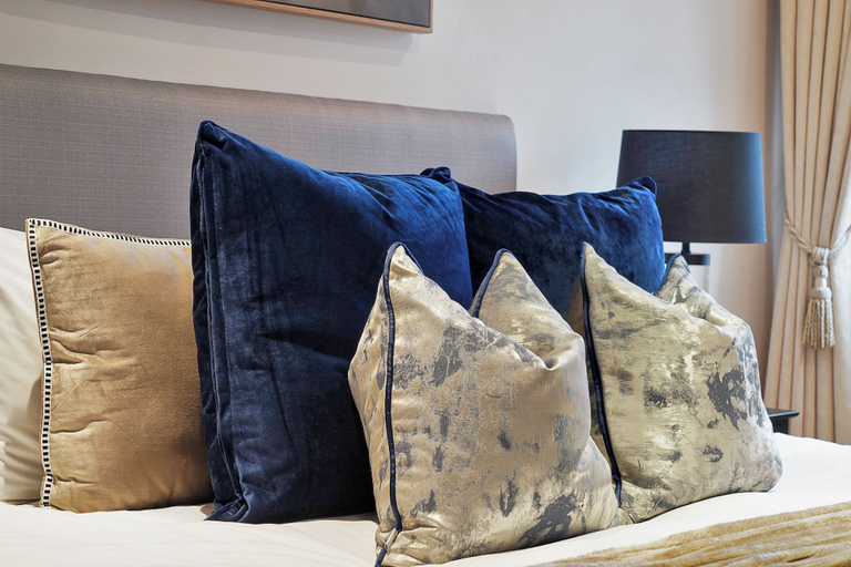 Room 5, Hertford Flat 14, London