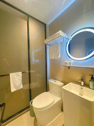 Bathroom 3, Hanting Hotel Shanghai Jing'an Temple, Shanghai