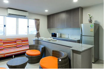 Others 5, Int Place, Thon Buri