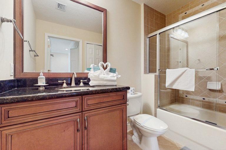 Bathroom 5, Top-floor 2BR Condo With Golf Course Views, Garage & Reunion Resort Amenities, Osceola