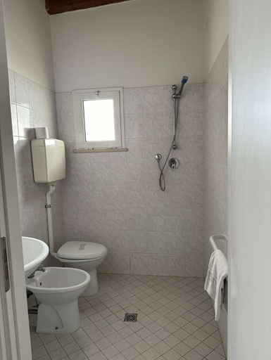 Bathroom 5, Hotel Vienna Rivazzurra, Rimini